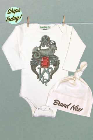 Brand New Capricorn Organic Baby Bodysuit and Cap Set